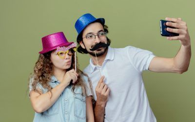 Sumérgete en la Diversión: Cómo Disfrutar al Máximo con un Fotomatón en tu Evento